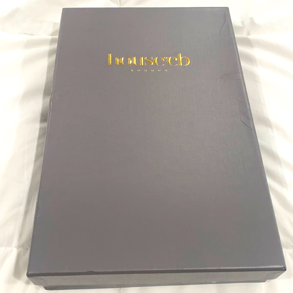 Flowered yellow dress brand new with puff sleeves
